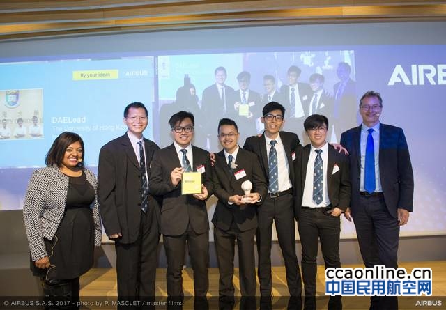 fly_your_ideas_team_daelead_from_the_university_of_hong_kong_award_ceremony